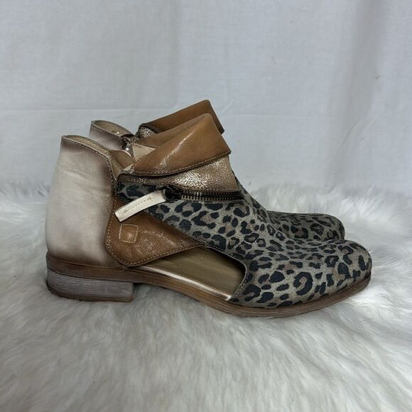 Unity In Diversity White Leopard Leather Side Zip Booties Sz 40/US 9 - Picture 5 of 7